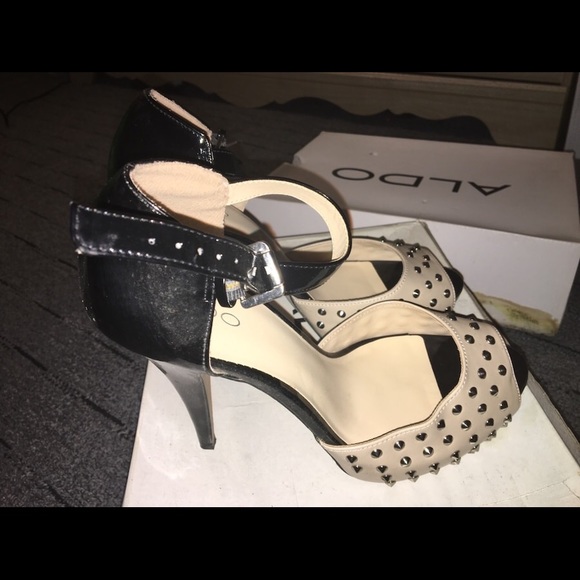 White+black aldo opentoe anklestrap platform pumps - Picture 2 of 2